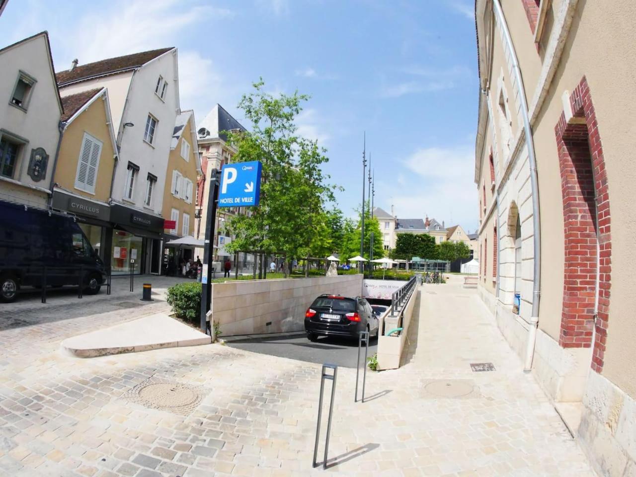 Coeur De Ville, Calme, Spacieux,Parking Et Wifi ! Chartres Buitenkant foto